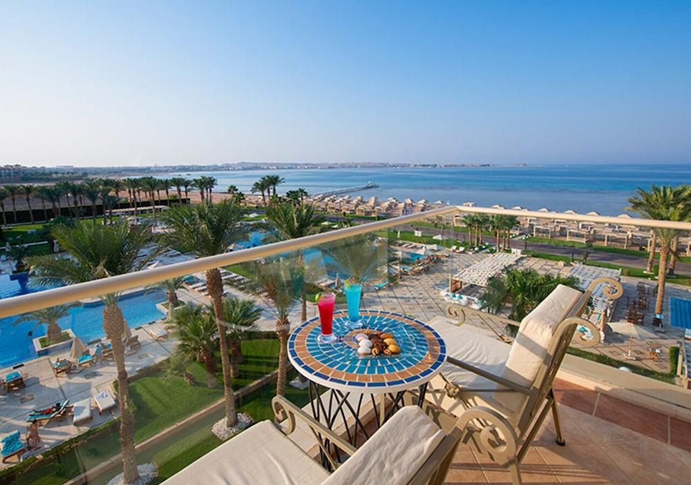 Premier Le Reve Hotel & Spa (Adults Only) Hurghada Exterior photo View of the Red Sea from the hotel