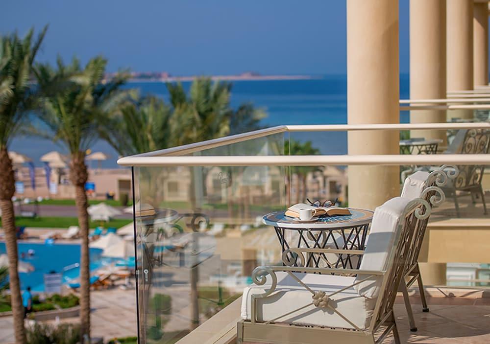 Premier Le Reve Hotel & Spa (Adults Only) Hurghada Exterior photo View from a balcony